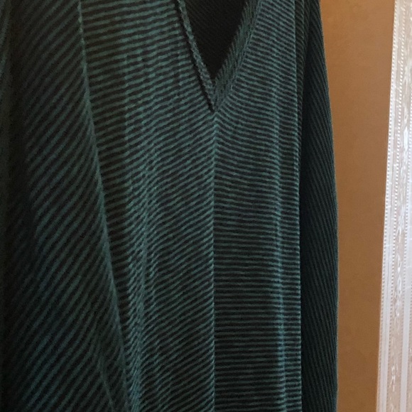 NWOT Michael Stars V-Neck Striped Shirt One Size Fits All - Picture 4 of 10